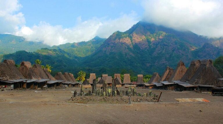 Flores Overland Trip 4 Days 3 Nights